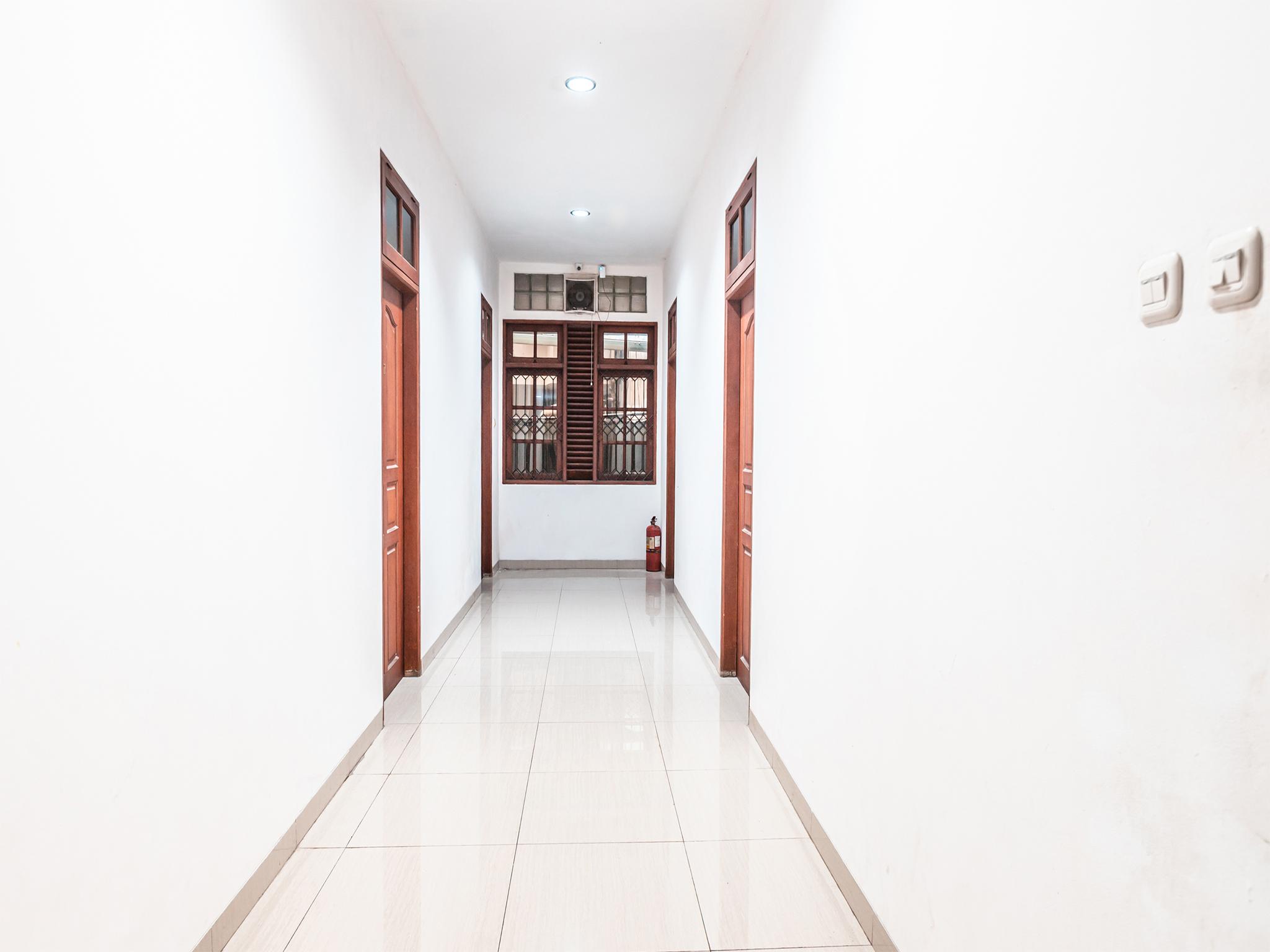 Oyo 1990 Kost Kuningan Executive Boading House Setiabudi جاكرتا المظهر الخارجي الصورة