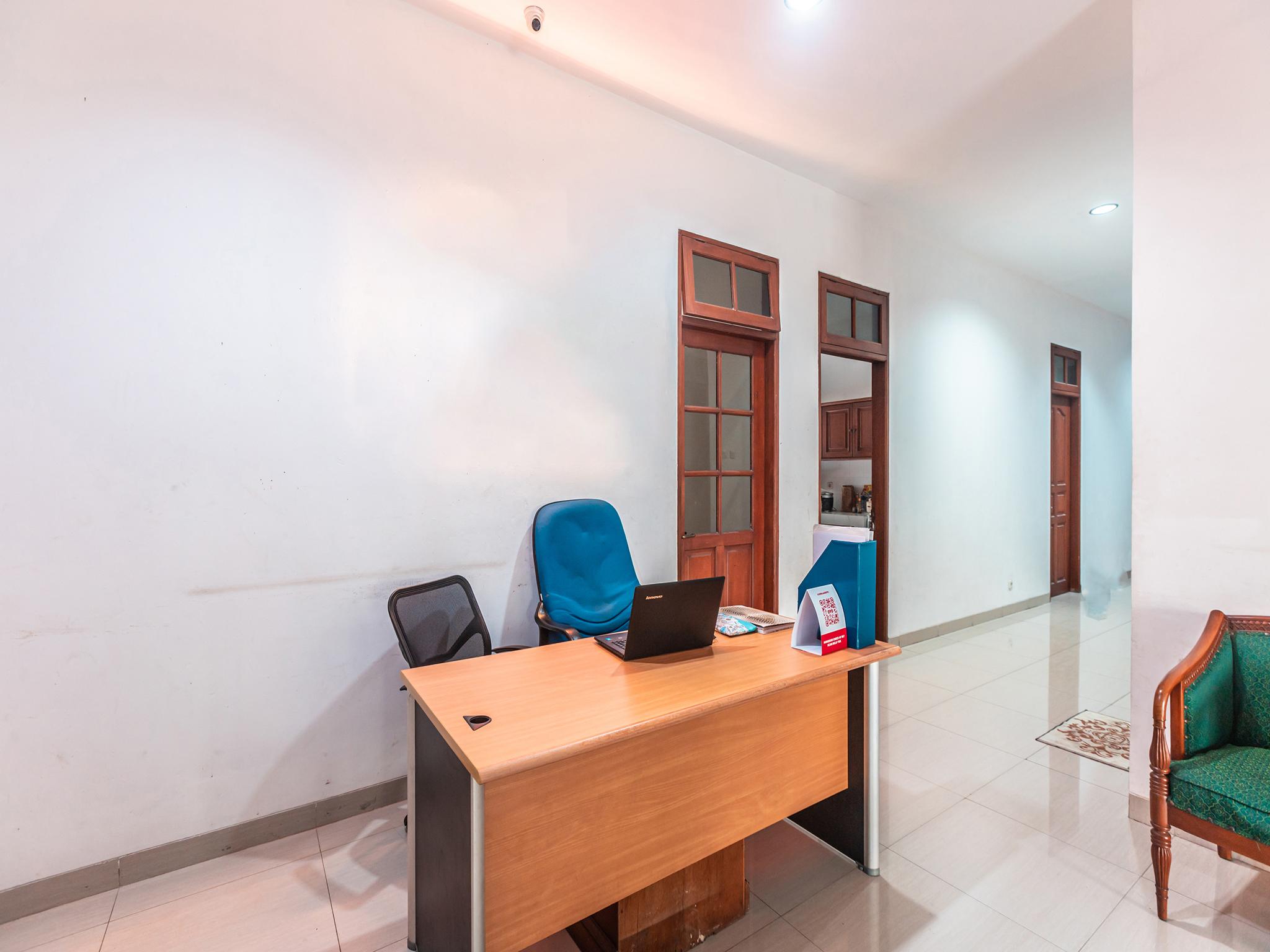 Oyo 1990 Kost Kuningan Executive Boading House Setiabudi جاكرتا المظهر الخارجي الصورة